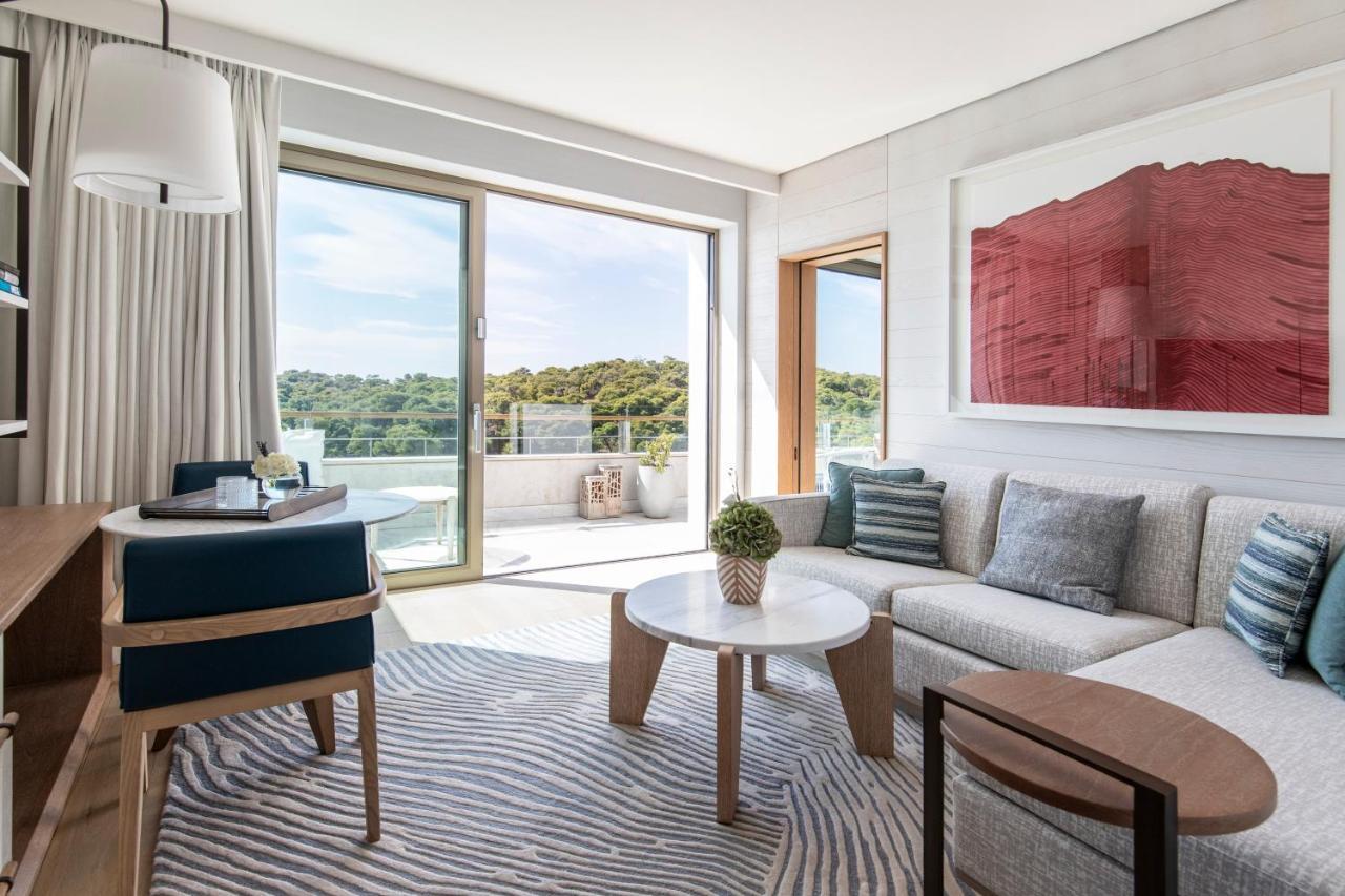 Four Seasons Astir Palace 5*